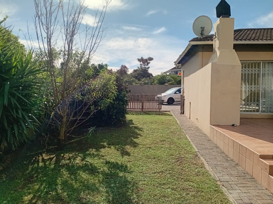 To Let 3 Bedroom Property for Rent in Beacon Bay North Eastern Cape